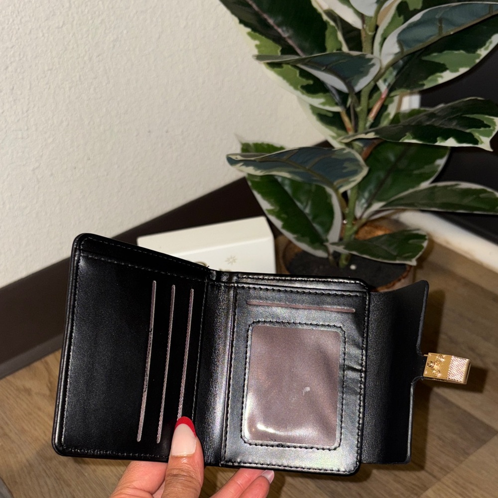 Black Leather Small Fold Wallet - Picture 6 of 14